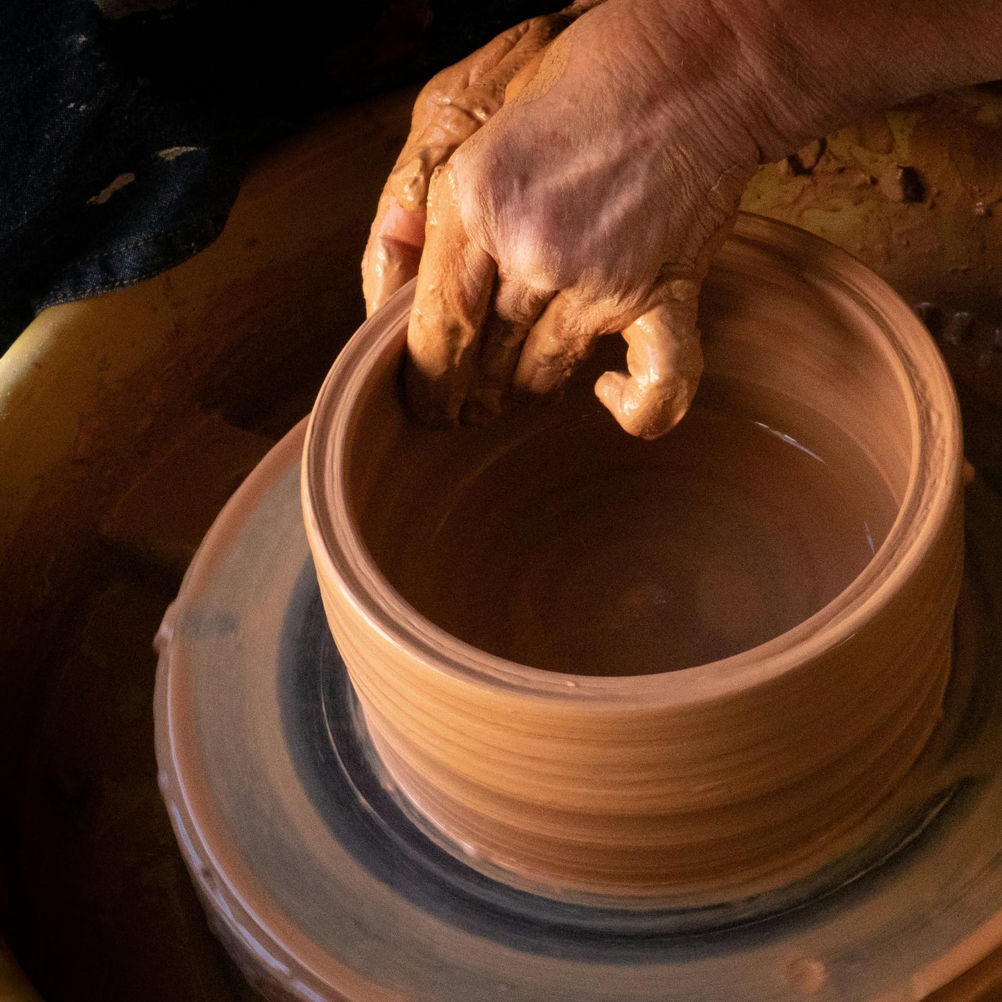 5 lbs Low Fire Pottery Clay for Sculpting, Beginners, and Advance- Terra Cotta, Cone 06. Earthware Potters Throwing Clay. Ideal for Wheel Throwing, Hand Building, Firing and More