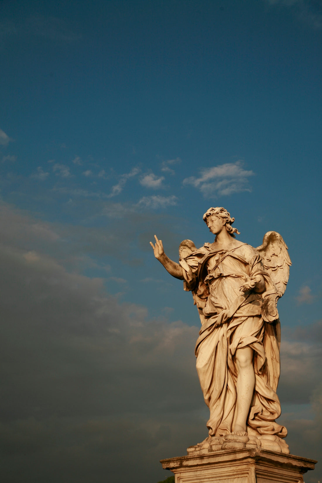 angel statue