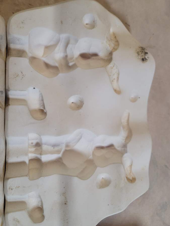 Dona's · D308 · Soft sculpture bunnies · Ceramic Mold — Casting cavity