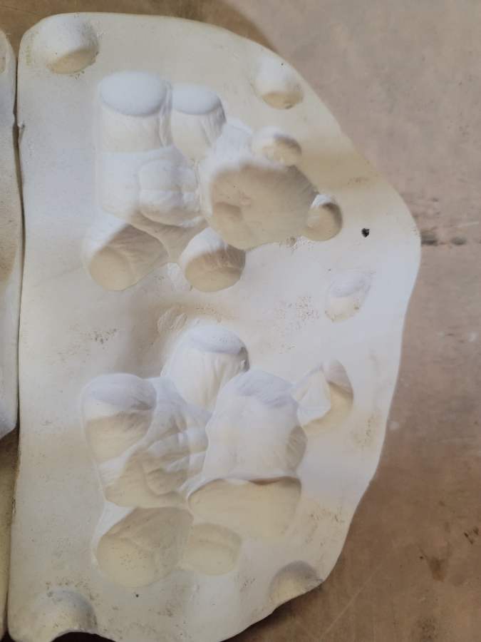 Nowell's · NM1499 · Bears · Ceramic Mold — Casting cavity