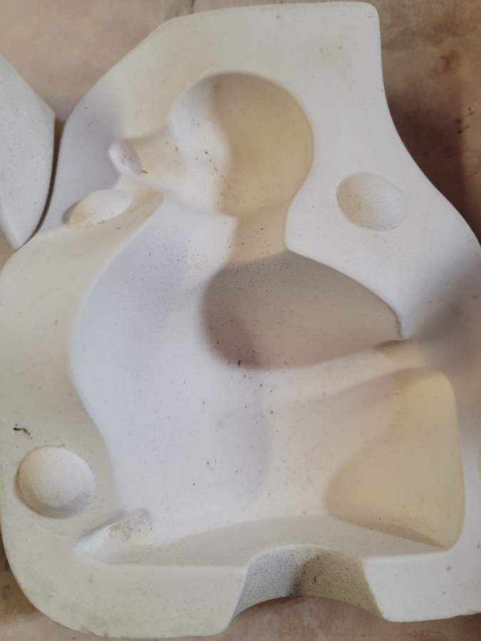 Pocahontas · 219 · Plain duck · Ceramic Mold — Casting cavity